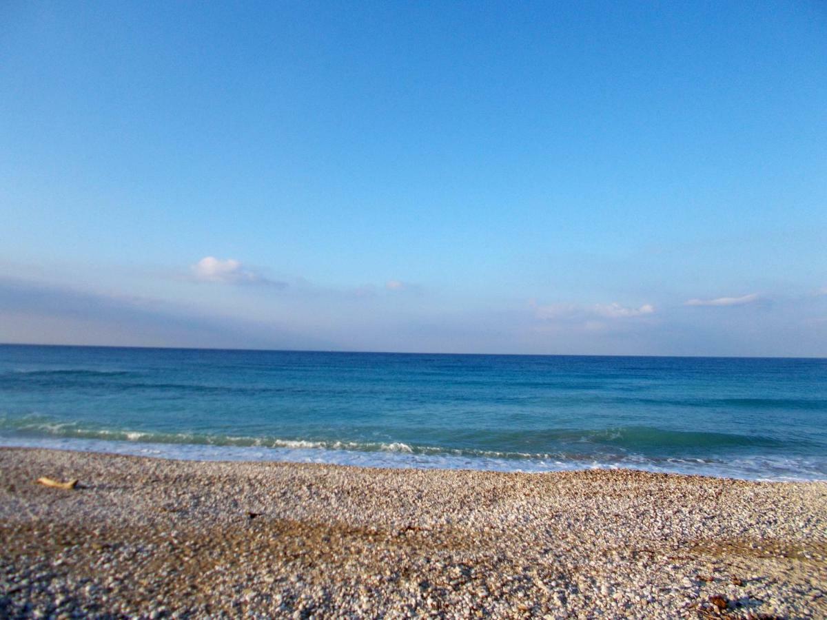 Villa Aphrodite Ríza المظهر الخارجي الصورة